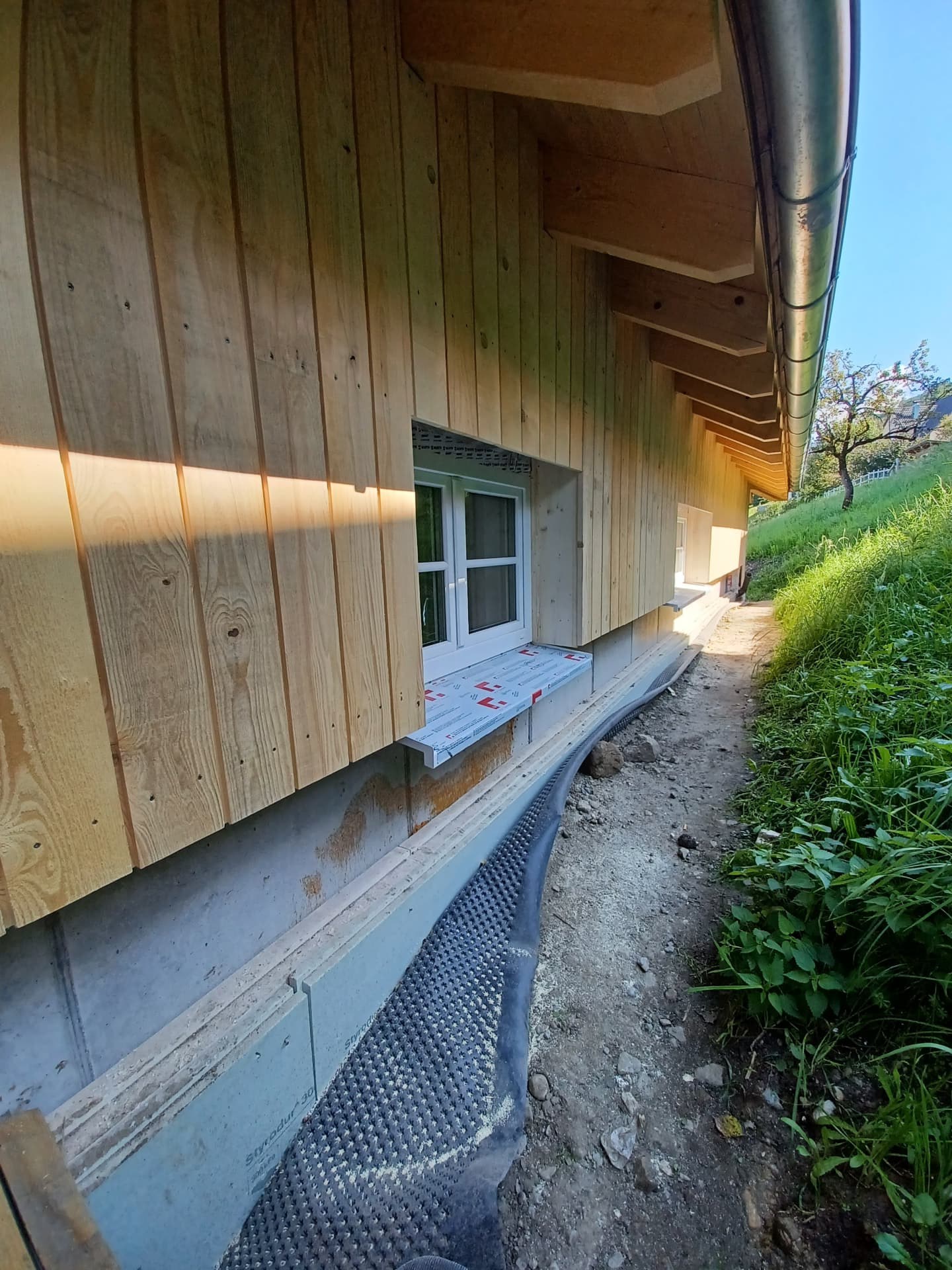 Wohnanlage in Nenzing mit neuer WDVS-Fassade — Detail 1