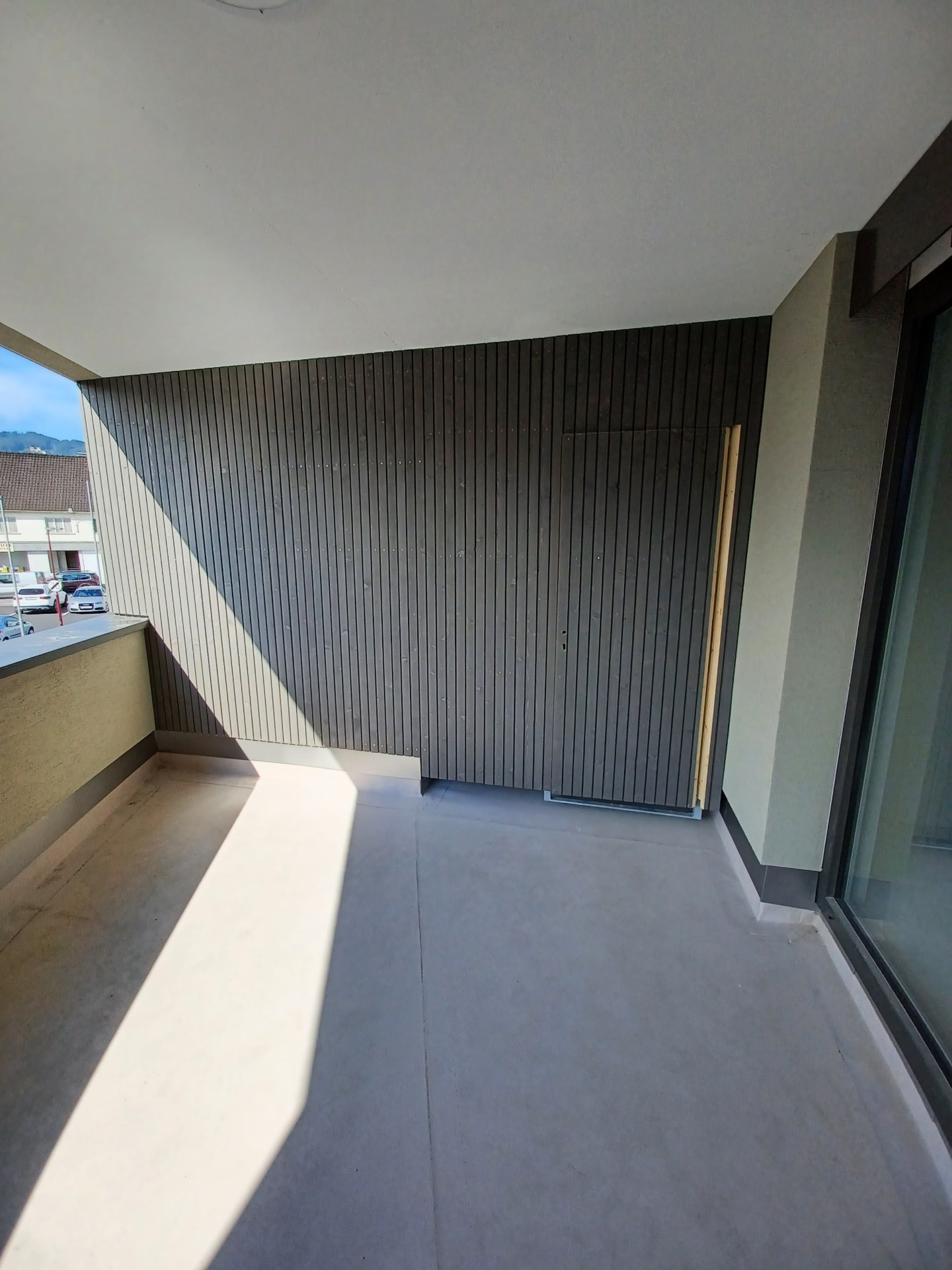 Gewerbegebäude in Höchst mit hinterlüfteter Holzfassade